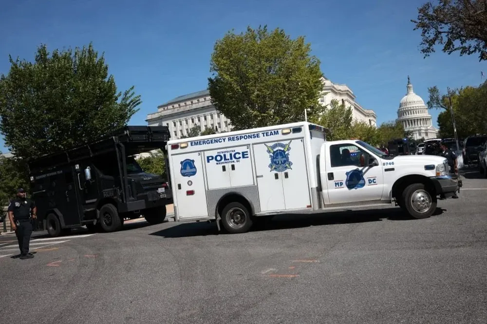 La policía rodeó el Capitolio ante la amenaza de bomba
