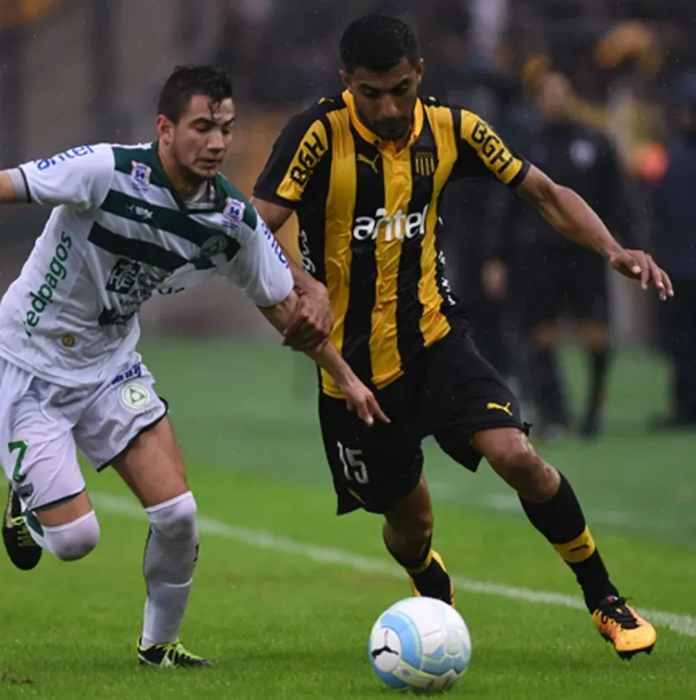 Maximiliano Olivera ante la marca de Germán Ferreira