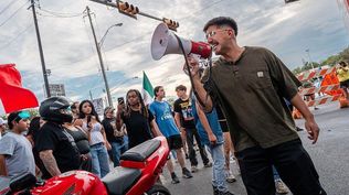 Manifestantes se reunieron en Austin para protestar contra ICE.