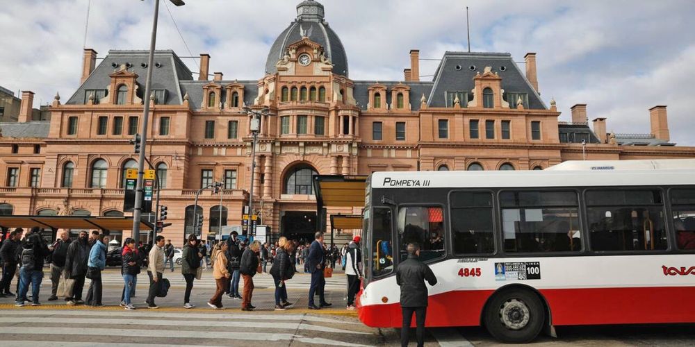 PARO DE COLECTIVOS HOY.jpg