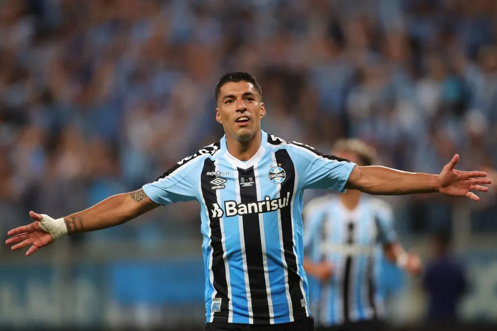 Suárez sigue celebrando goles en Gremio