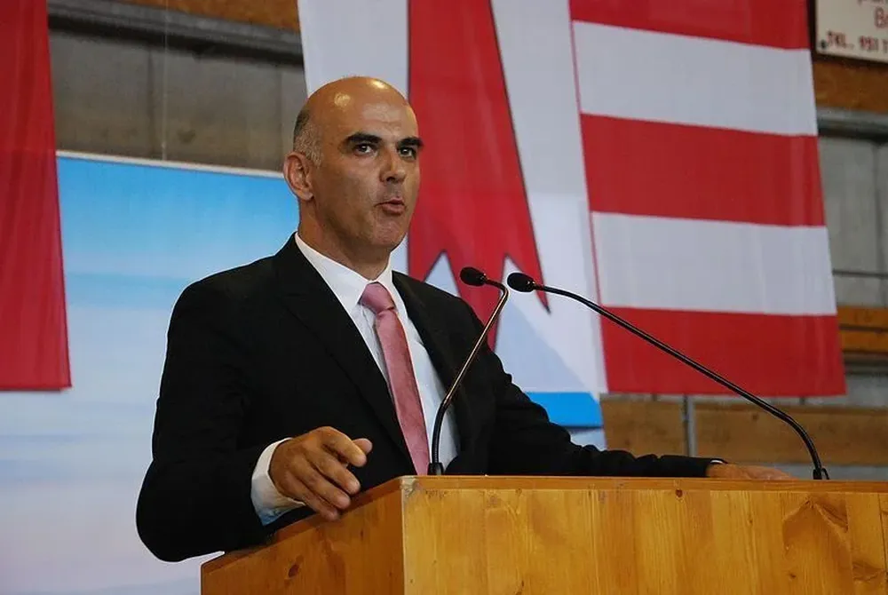 “Las armas suizas no deben usarse en las guerras”, le dijo Berset al semanario NZZ am Sonntag.