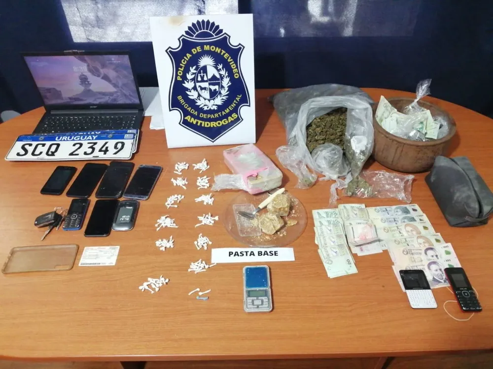 Parte de lo incautado por la Brigada Antidrogas