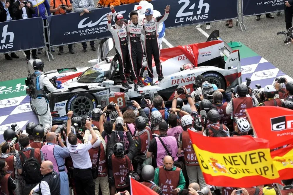 En la mítica prueba de las 24 horas de Le Mans, Fernando Alonso logró la victoria