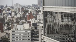 La hora de la moneda nacional en el sector inmobiliario: por qué el mercado necesita al Estado para desdolarizar