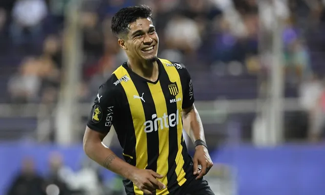 Matías Arezo, goleador del Uruguayo