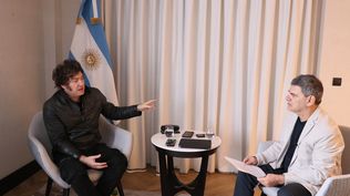 El presidente argentino, Javier Milei, con Fernando Gonzalez, director de El Observador España.