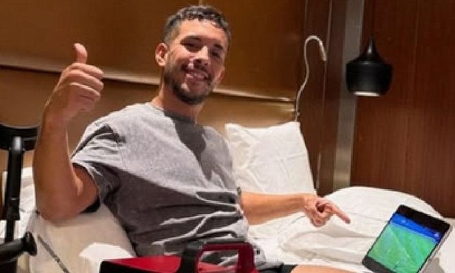 Leonardo Fernández vivió a la distancia el partido de Peñarol&nbsp;