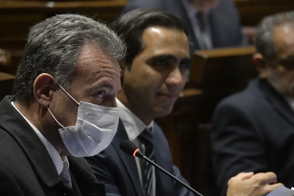 El ministro participo este martes de una instancia parlamentaria tras ser convocado por el FA