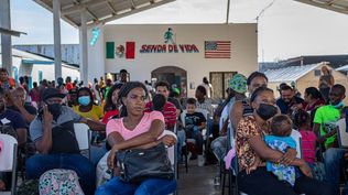 A mediados de 2024, la administración Biden creó un programa para los nacionales de Cuba, Haití, Nicaragua y Venezuela para intentar reducir la inmigración ilegal.