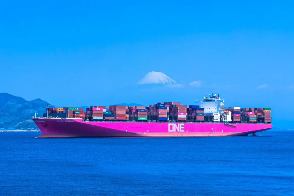 Uno de los barcos de ONE