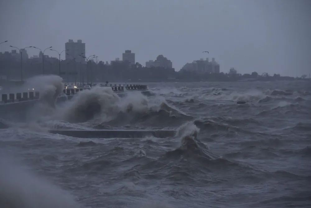 El organismo advierte a la población sobre este fenómeno que se desatará en las costas, desde Colonia a Rocha