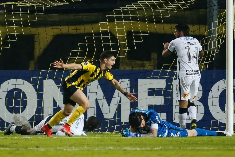 Cassio vencido, Álvarez Martínez festeja