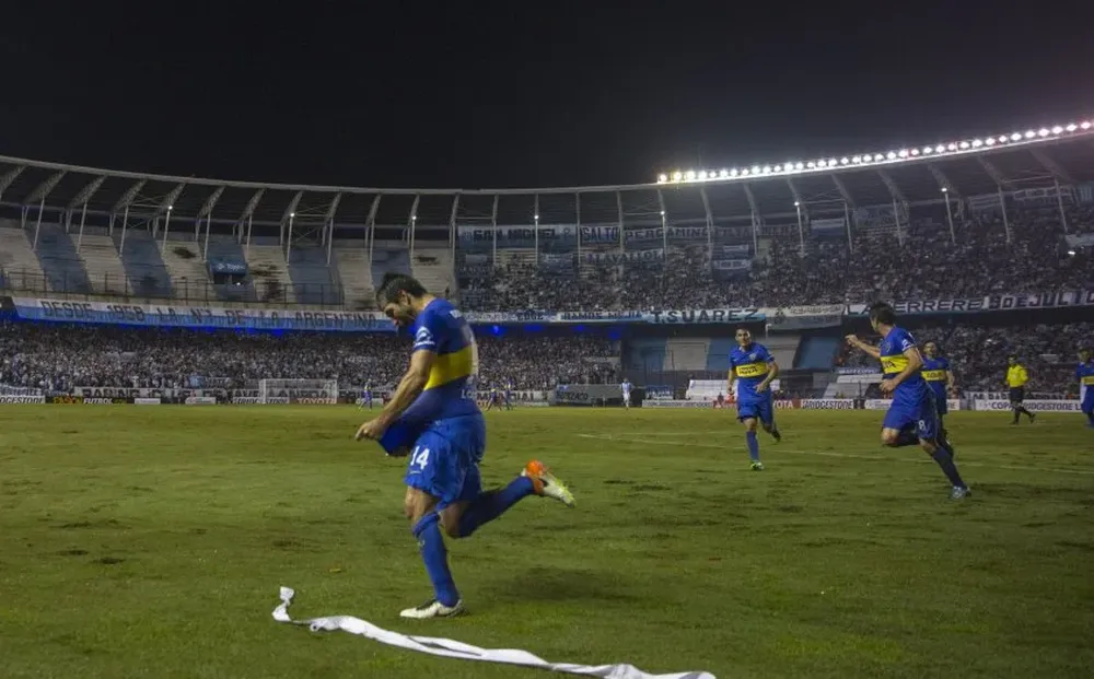 Nicolás Lodeiro celebra en el Cilindro de Avellaneda