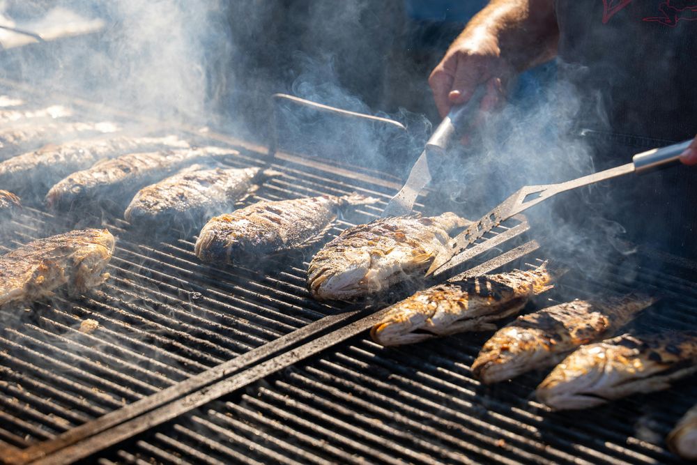 Pescado, el alimento estrella en esta semana, con una oferta variada en las pescaderías y precios similares a los del año pasado.