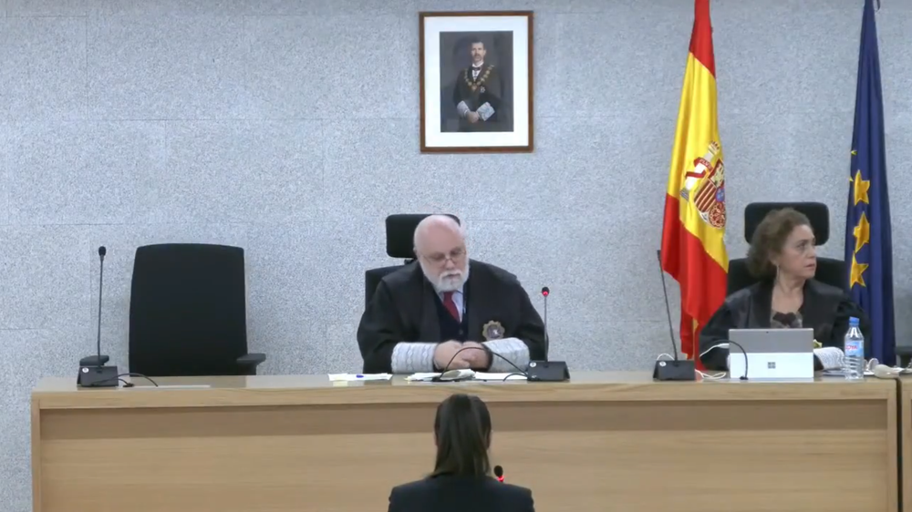 El juez pierde la paciencia con la abogada.