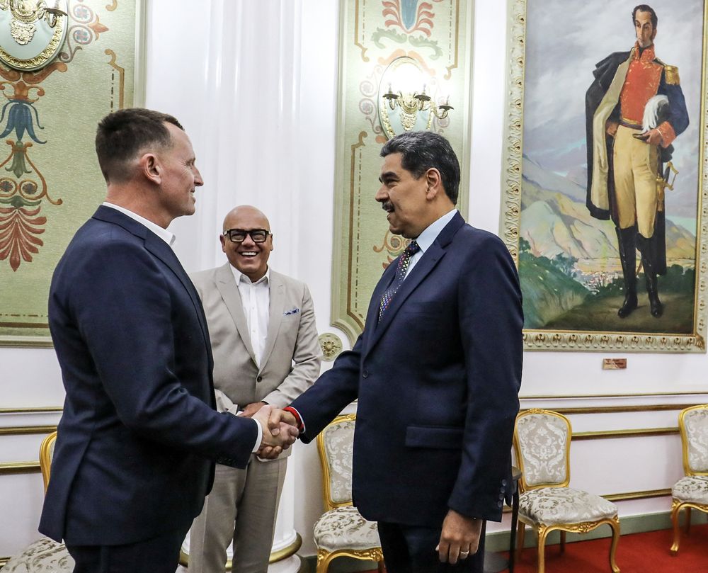 El enviado de Trump, Richard Grenell, se reunió con Maduro en Venezuela