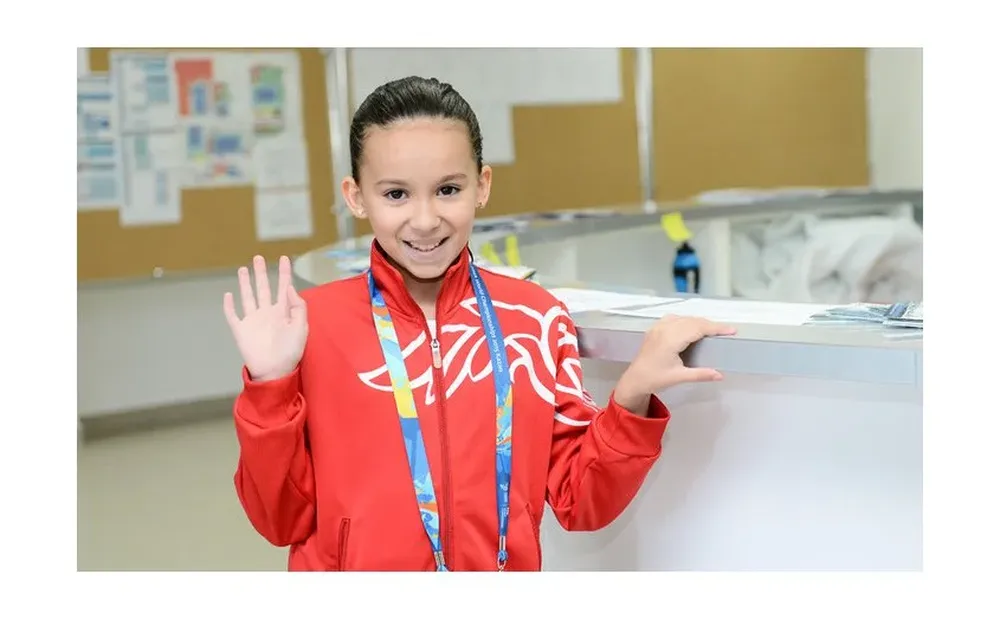Alzain Tareq, de 10 años, competirá en el mundial de natación