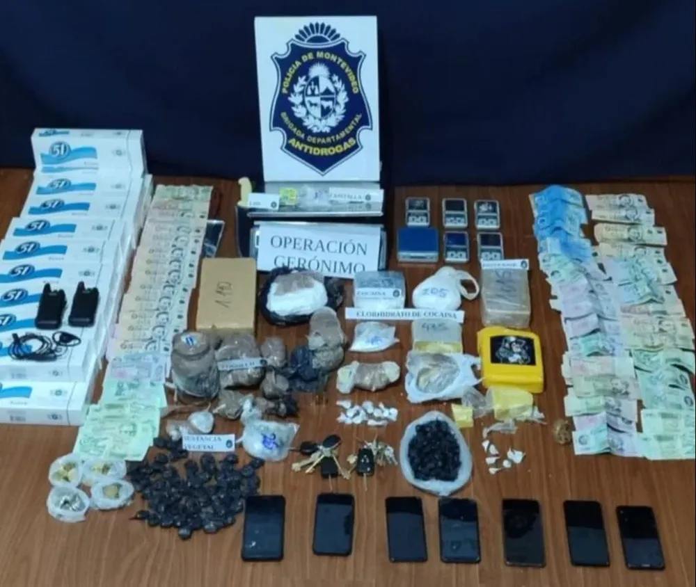 Materiales allanados en un allanamiento a una boca de drogas de La Teja