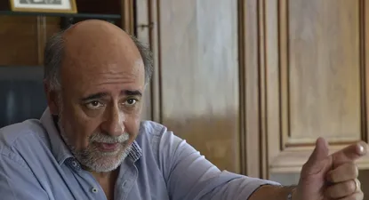 El ministro de Trabajo en su oficina del ministerio (foto archivo)