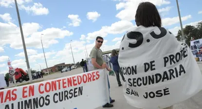 El Observador | Alrededor de 60 docentes protestaron en la ruta