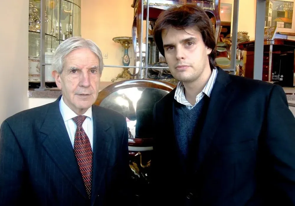 José María Martínez, director de Martínez Arte & Joyas junto a su hijo, Santiago Martínez