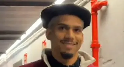 Ronald Araujo llegó con una vestimenta muy especial al Camp Nou para jugar con Barcelona el clásico ante Real Madrid
