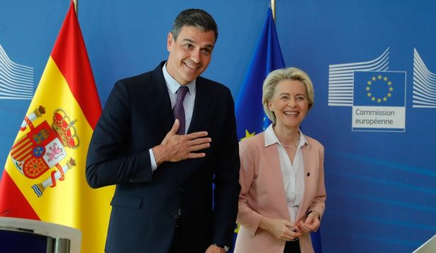 España está impulsando entre sus socios europeos la idea de utilizar las reservas rusas congeladas para armar un fondo de defensa que permita sumistrar ayuda inmediata a Ucrania y responder a los pedidos apremiantes de su presidente, Volodimir Zelenski. Sánchez también plantea crear un vechículo especial para dar asistencia a los países del Este que comparten frontera con Rusia. A su vez, la Comisión Europea busca redireccionar fondos y habilitar mecanismos de financiación preexistentes de la UE para inversiones de defensa.&nbsp;