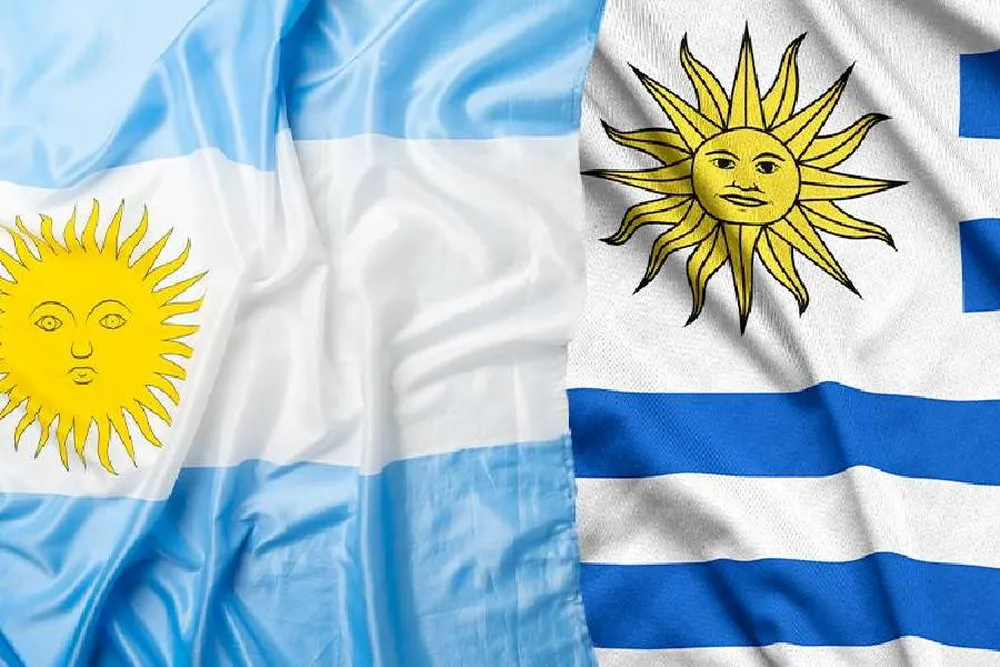 Bandera de Argentina y Uruguay.&nbsp;