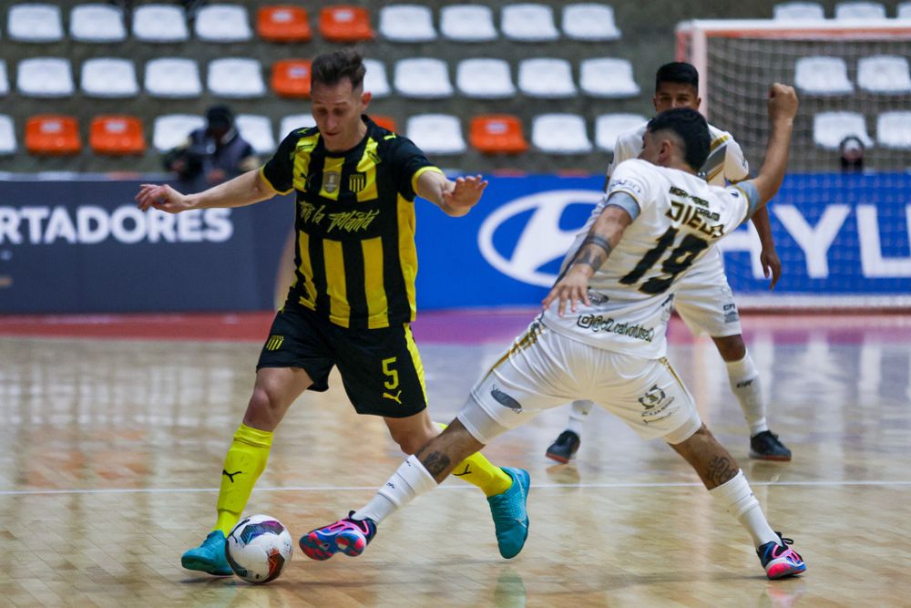 Peñarol empató con Fantasmas Morales Moralitos de Bolivia y quedó eliminado de la Copa Libertadores de fútbol sala
