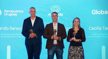 Fernando Sansone (Aeropuertos Uruguay), Carlos Etcheverrigaray (Mercado Libre Uruguay), Cecilia Targetta (Globant). 
