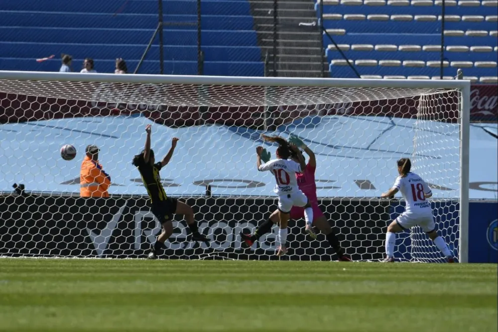 Gol de Solange Lemos