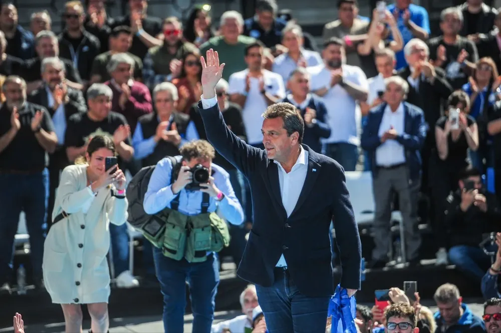 Sergio Massa encabezó un acto con la CGT y la CTA por la eliminación del impuesto a las Ganancias