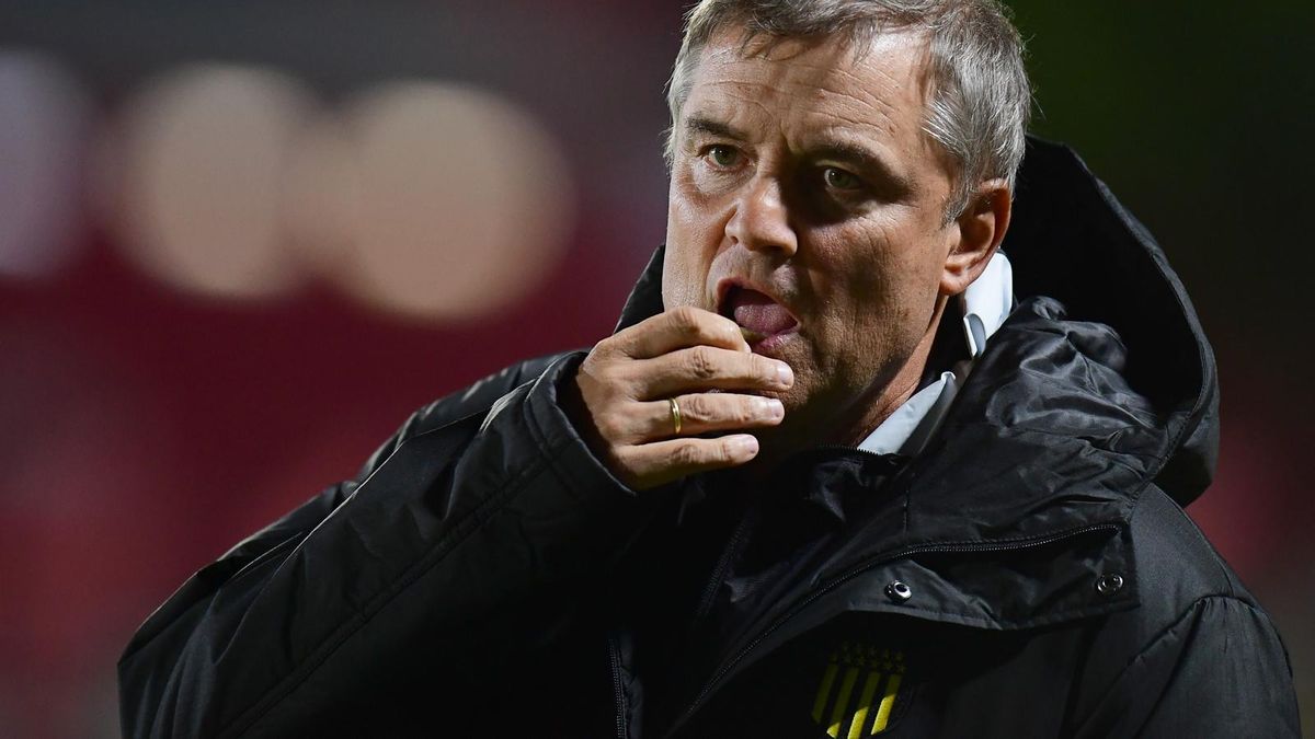 La llamativa y sorpresiva ausencia en la lista de convocados de Diego Aguirre para el partido de Peñarol ante Racing de  hoy por el Torneo Apertura