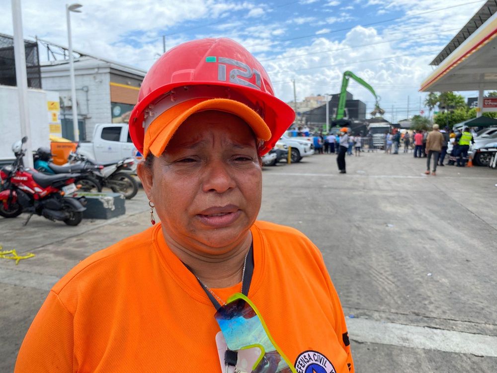 Lo más difícil para Estela Abreu, de la Defensa Civil, es dar las malas noticias sobre los fallecimientos.