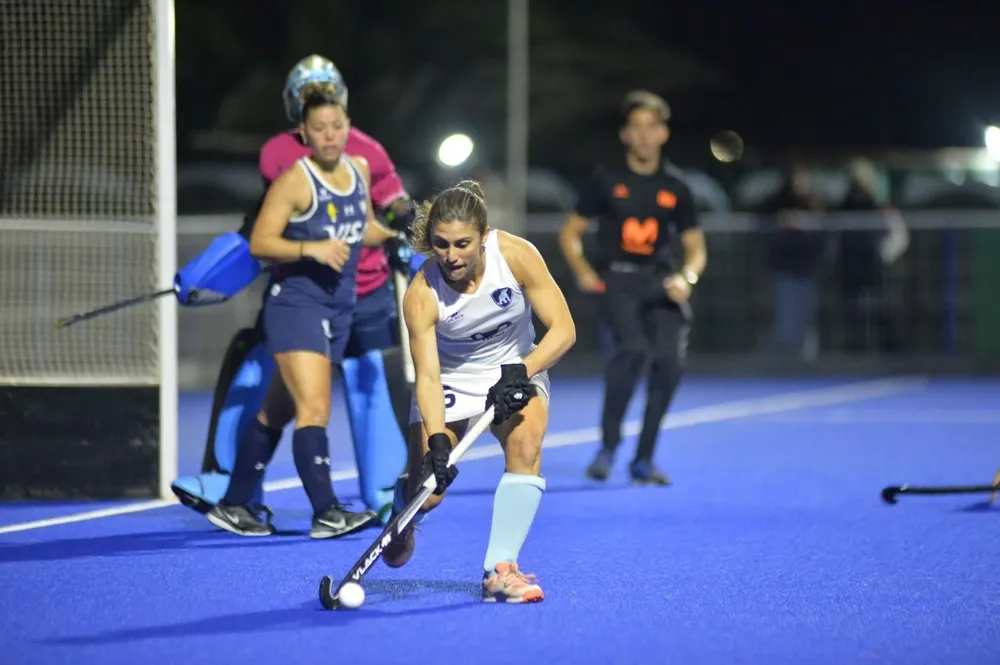 Cimarronas y Leonas en test match del martes en la Cancha Celeste