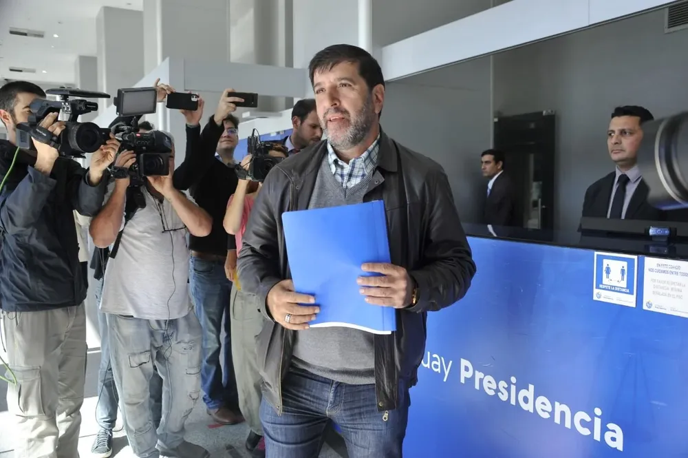 Fernando Pereira en Torre Ejecutiva presenta propuestas del FA a Lacalle Pou