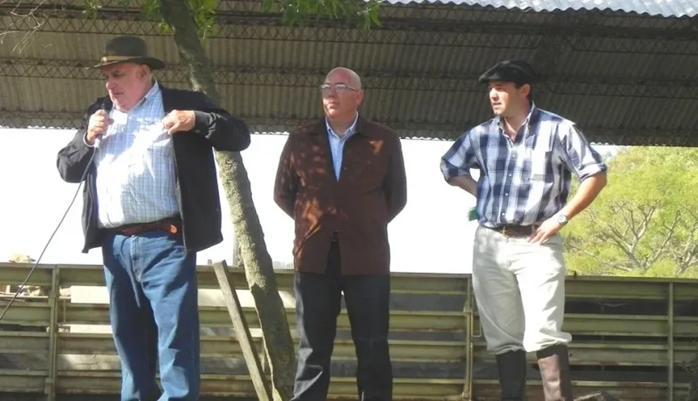 Jorge Rodríguez Britos con sus hijos Jorge Andrés y Mariano