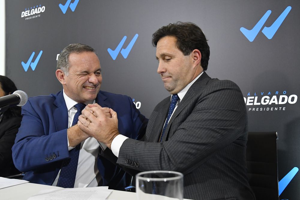 Álvaro Delgado, Diego Labat