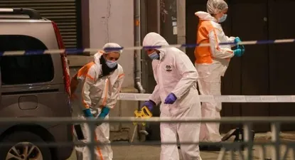 Un hombre armado mató a dos suecos en pleno centro de Bruselas; se investiga acto terrorista