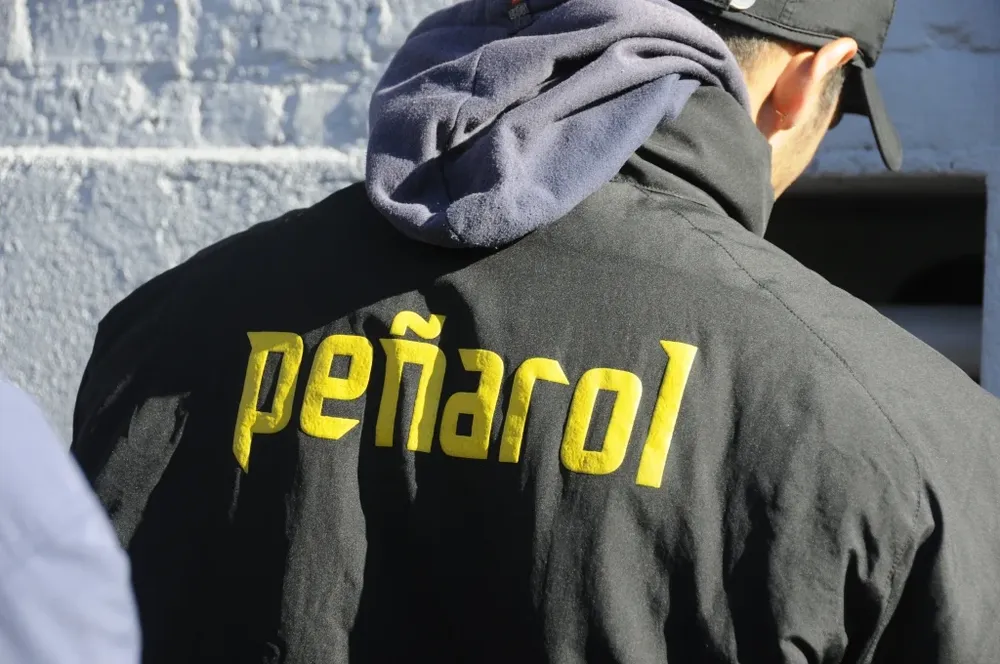 Los hinchas comprando sus entradas