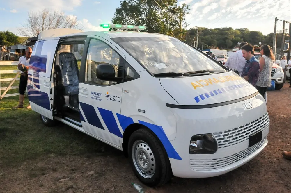 La ambulancia que generó el cruce