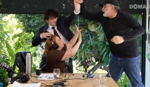 El dirigente del Polo Obrero Eduardo Belliboni atacó a golpes al influencer libertario Fran Fijap en un programa de radio