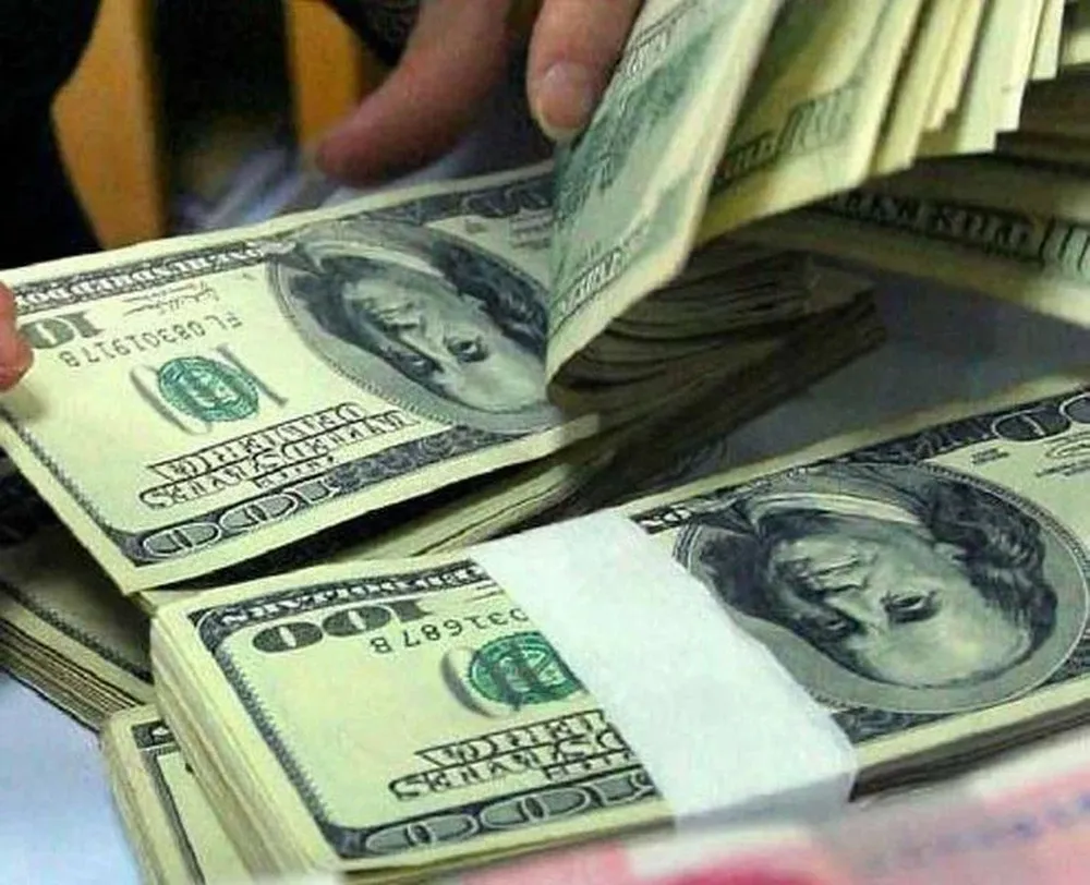 El dólar blue cotiza a $ 130