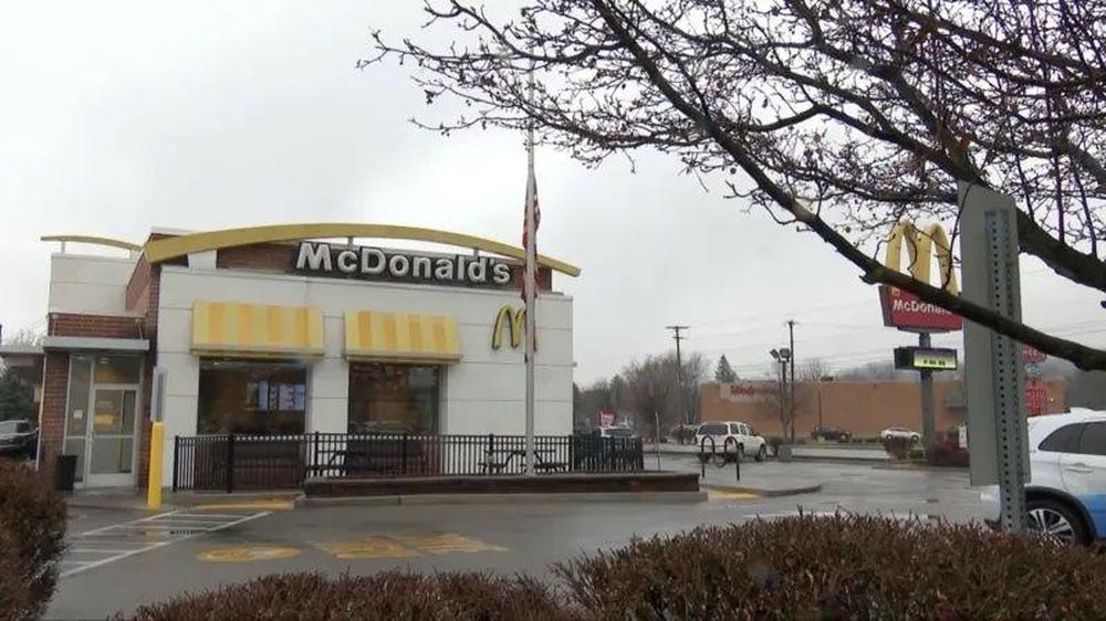 Un empleado en este McDonalds de Pensilvania fue quien alertó a la policía sobre Mangione.