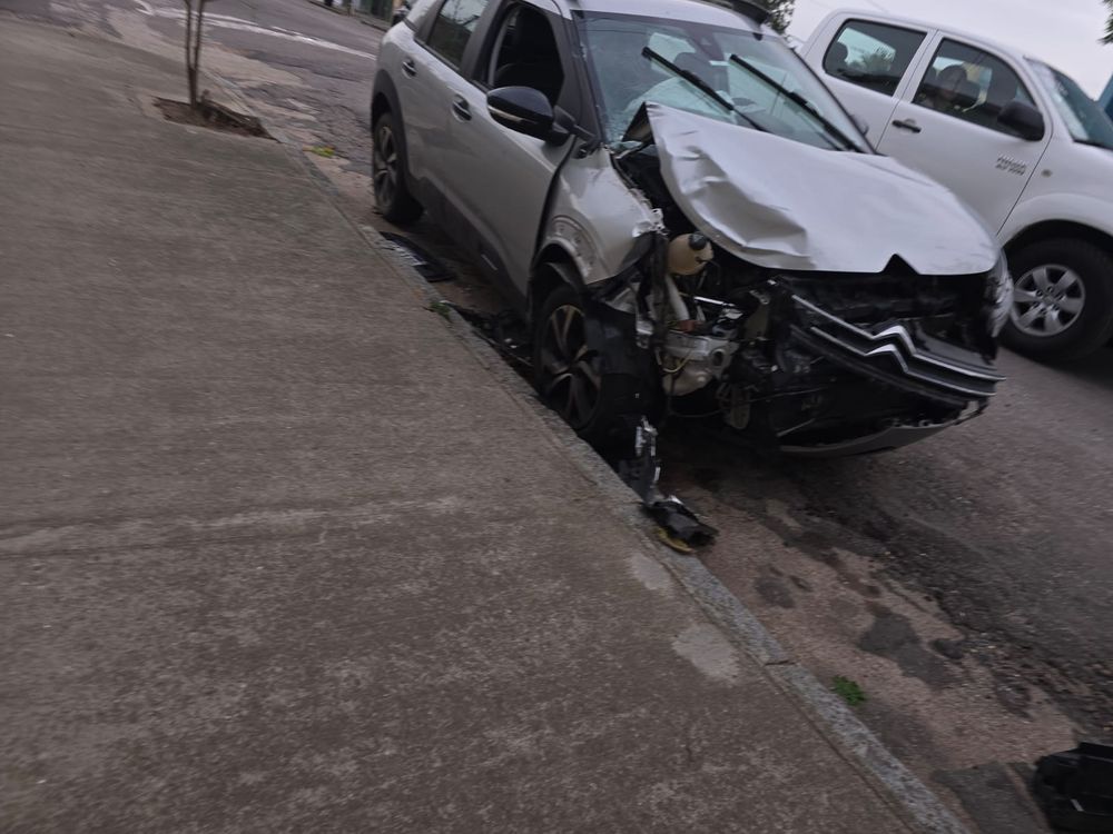 Auto de Rafael Silva tras el accidente