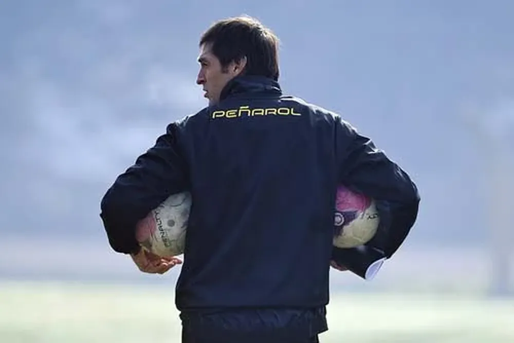 Alonso afronta un nuevo partido en Peñarol