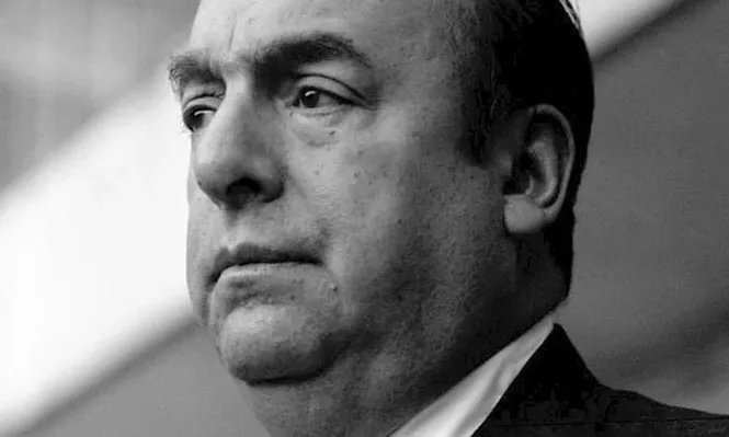 En plena ola feminista, se cuestiona la conducta de Neruda con las mujeres
