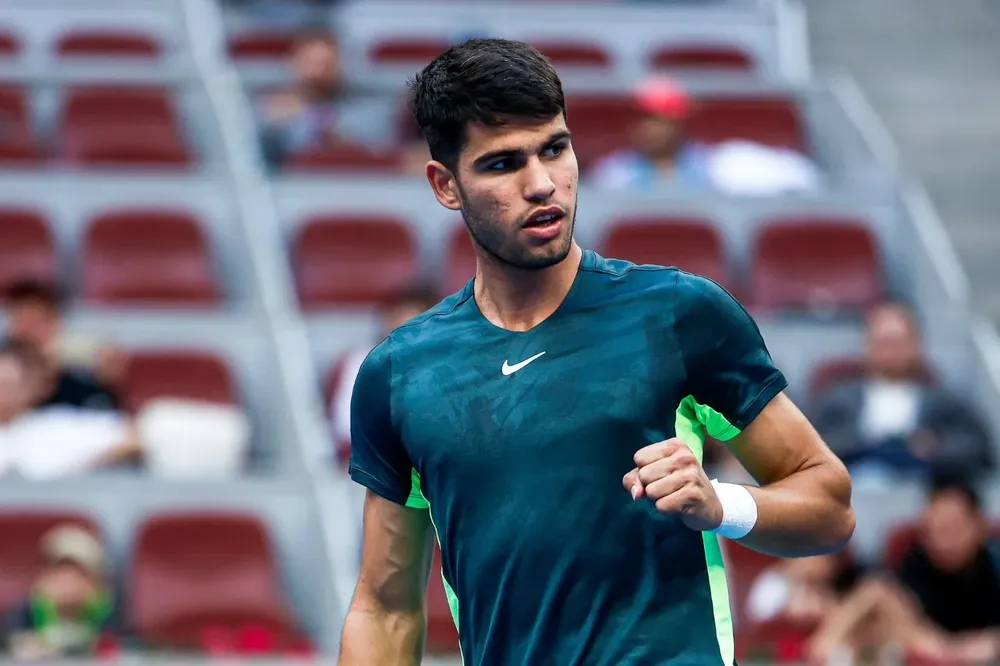 Alcaraz sigue a paso firme.