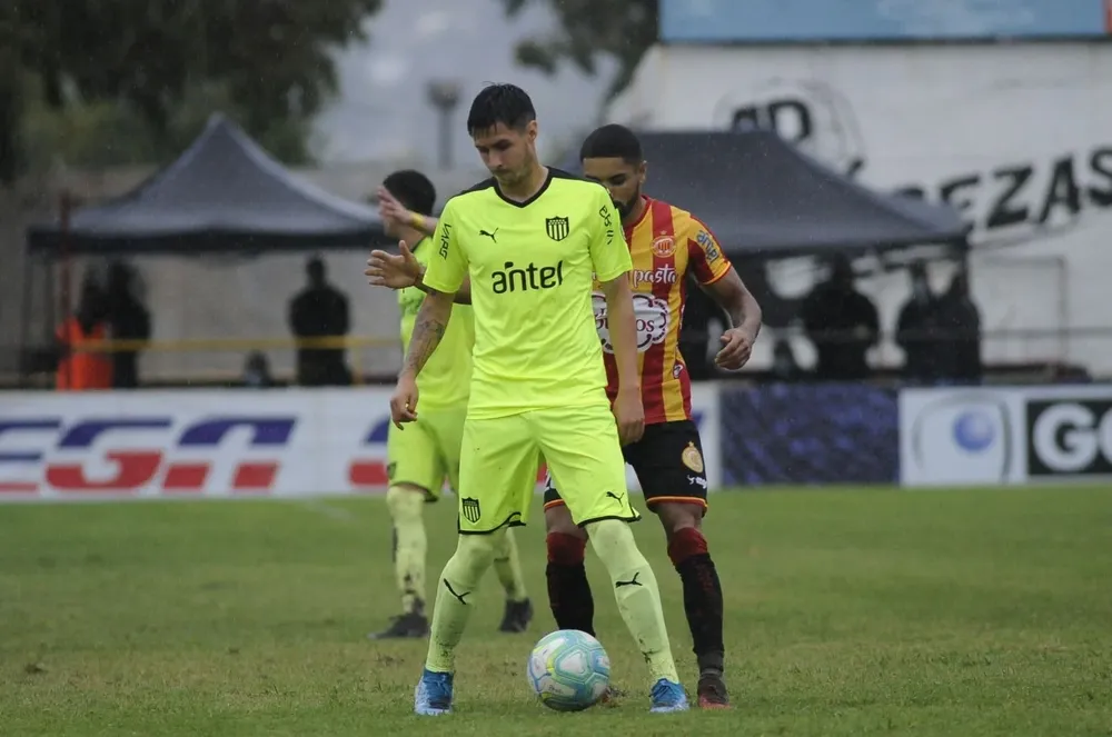 Mechoso entró para jugar los 20 finales contra Progreso